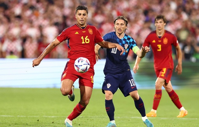 Màn đụng độ kịch tính Croatia vs Tây Ban Nha