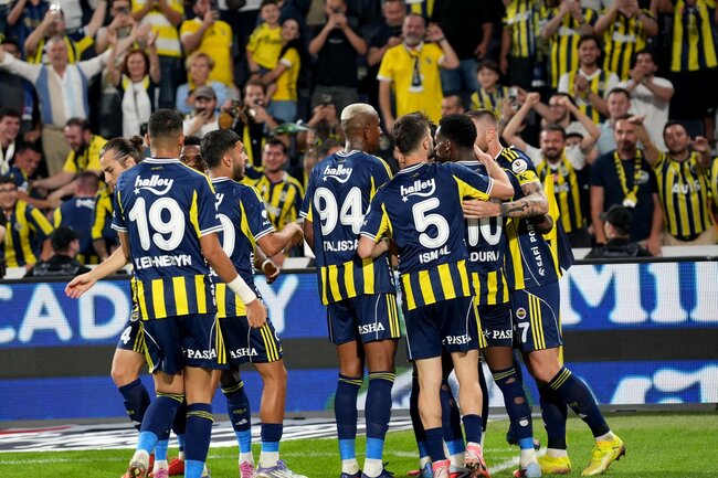 Màn đụng độ kịch tính Fenerbahce vs Gornik Zabrze