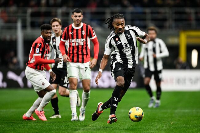 Màn đụng độ kịch tính Juventus vs AC Milan