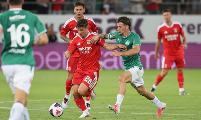 Màn đụng độ kịch tính Benfica vs St.Gallen