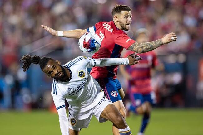 Màn đụng độ kịch tính LA Galaxy vs FC Dallas