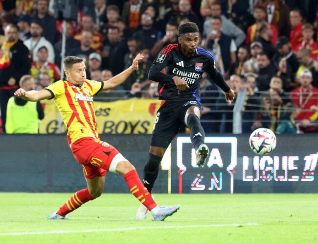 Màn đụng độ kịch tính RC Lens vs Lyon