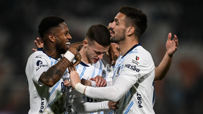 Màn đụng độ kịch tính Fenerbahce vs Lyon